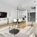 Appartement Stylish With Views And Parking In The Prestigious Hanza Tower With Swimming Pool By Renters Szczecin