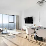 Stylish With Views And Parking In The Prestigious Hanza Tower With Swimming Pool By Renters Appartement