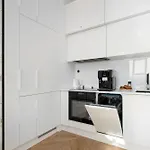 Stylish With Views And Parking In The Prestigious Hanza Tower With Swimming Pool By Renters
