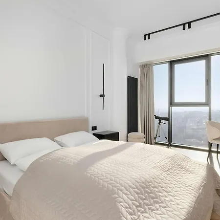 Apartment Stylish With Views And Parking In The Prestigious Hanza Tower With Swimming Pool By Renters Stettin