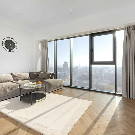 Stylish With Views And Parking In The Prestigious Hanza Tower With Swimming Pool By Renters