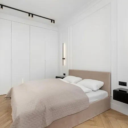 Stylish With Views And Parking In The Prestigious Hanza Tower With Swimming Pool By Renters * 슈체친