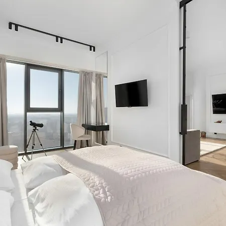 Stylish With Views And Parking In The Prestigious Hanza Tower With Swimming Pool By Renters 아파트 슈체친