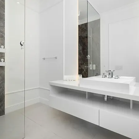 아파트 Stylish With Views And Parking In The Prestigious Hanza Tower With Swimming Pool By Renters *