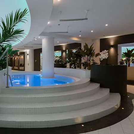 아파트 Stylish With Views And Parking In The Prestigious Hanza Tower With Swimming Pool By Renters *