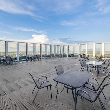 Stylish With Views And Parking In The Prestigious Hanza Tower With Swimming Pool By Renters